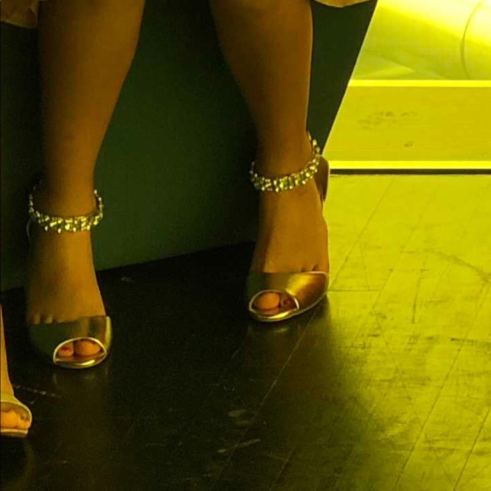 Heels - Picture 2 of 3